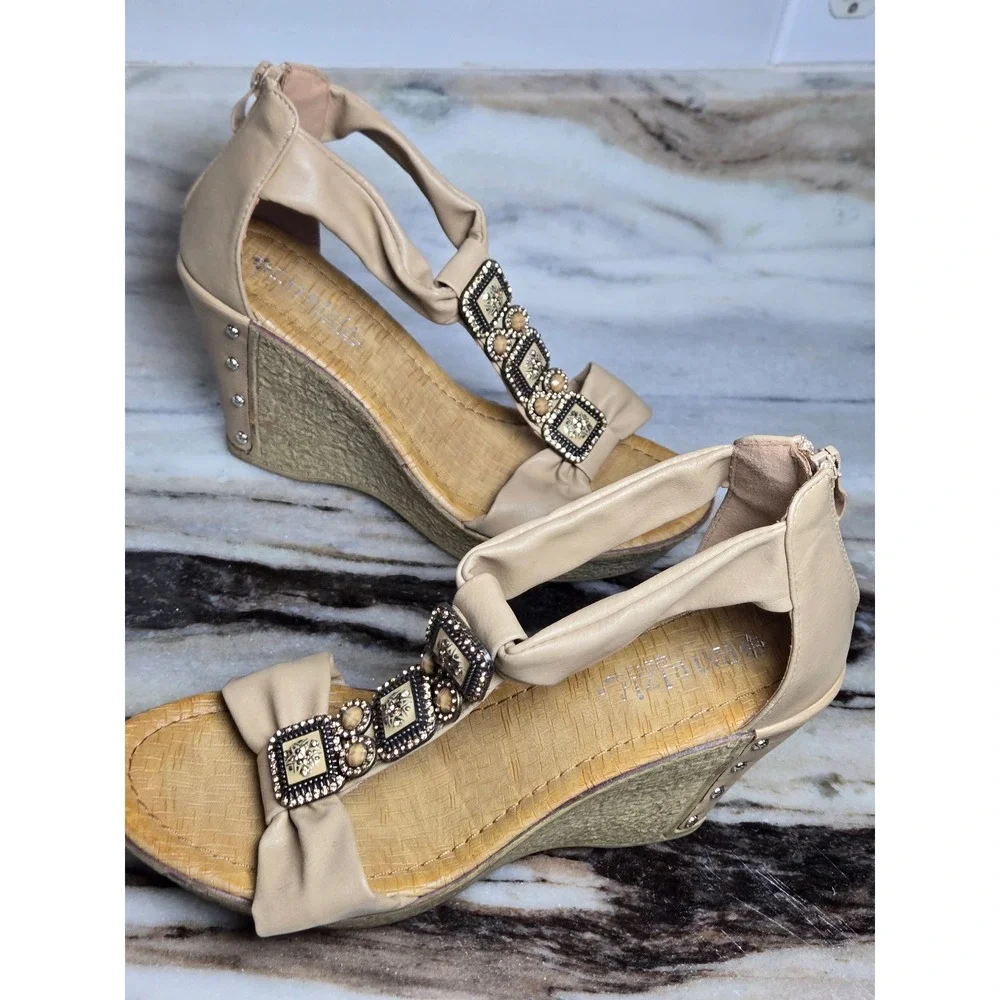 Patrizia by Spring Step Beige Beaded Wedge Sandals Studded Bow T-Strap Size 39